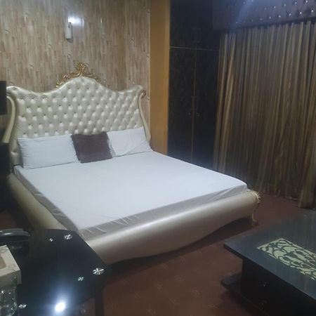 Town Guest House Toba Tek Singh Exterior photo