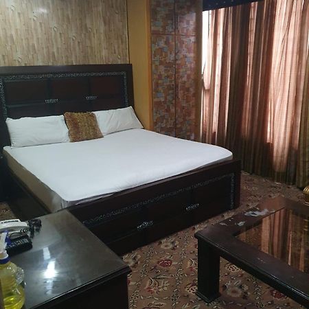 Town Guest House Toba Tek Singh Exterior photo