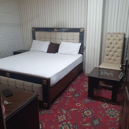Town Guest House Toba Tek Singh Exterior photo