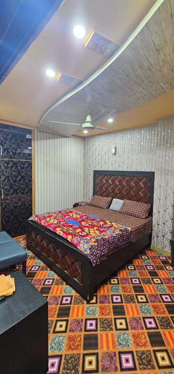 Town Guest House Toba Tek Singh Exterior photo