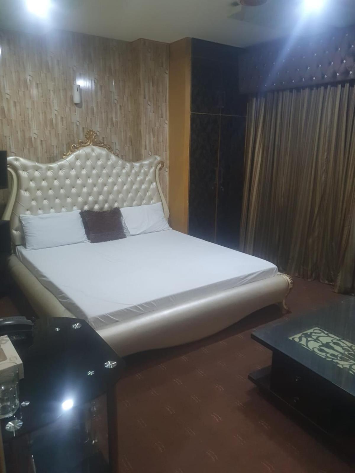 Town Guest House Toba Tek Singh Exterior photo