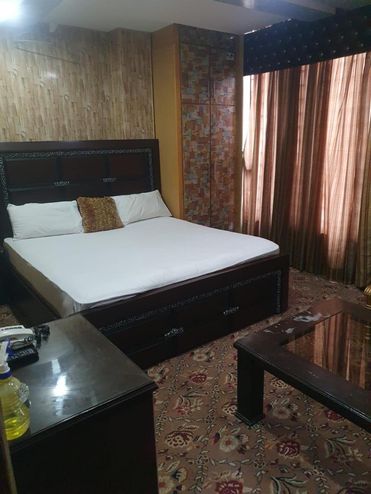 Town Guest House Toba Tek Singh Exterior photo